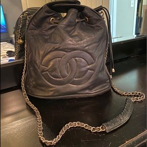 Vintage black bucket bag